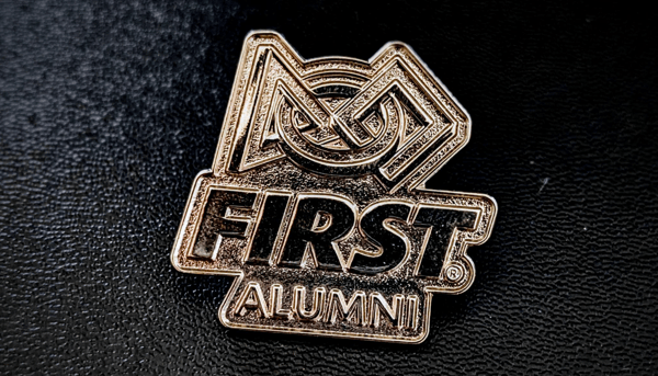 alumni-pin